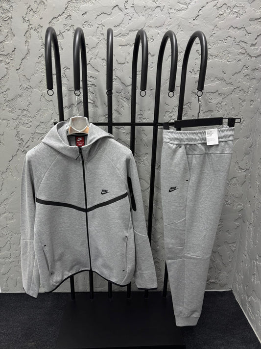 Nike Tech adult